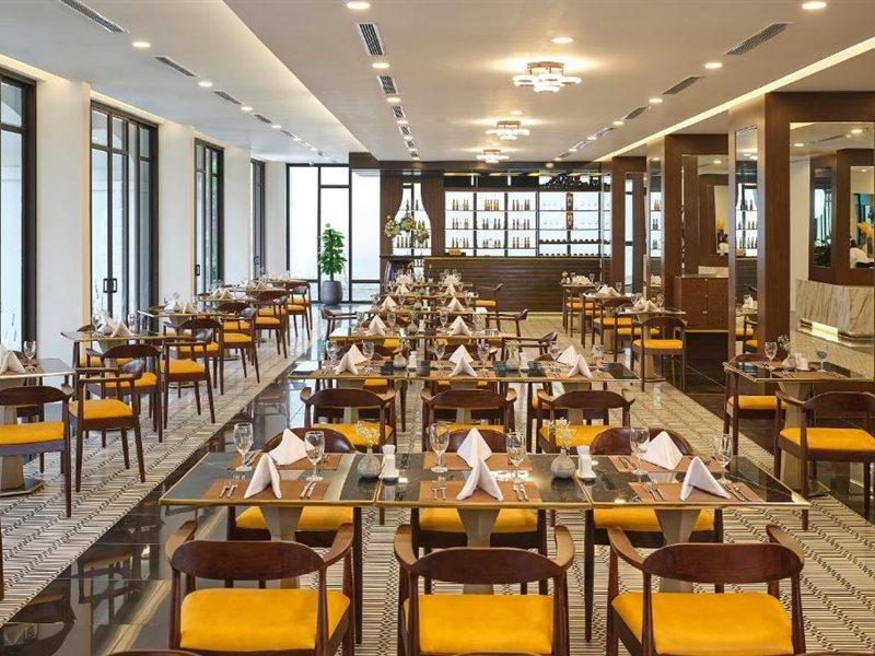 Senna Hue Hotel Экстерьер фото The restaurant